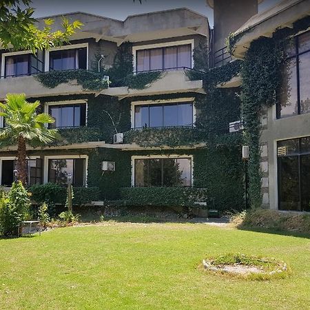 Rock City Resort Mingora Exterior photo